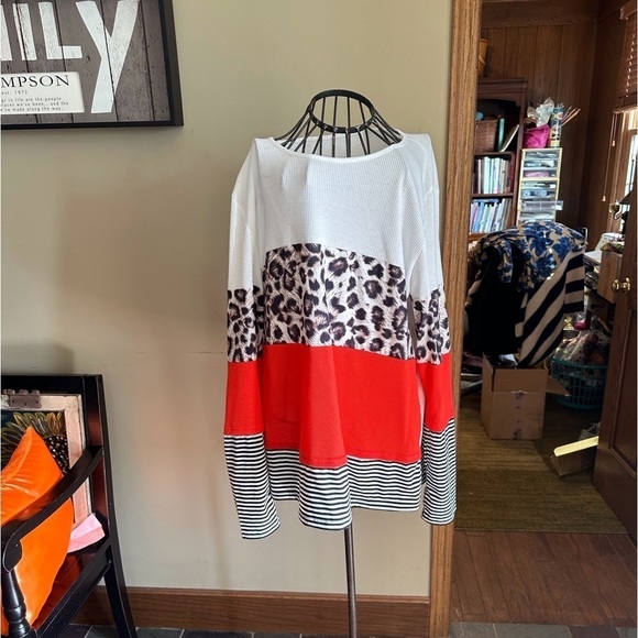 Brand new top. 2X.​​ - Picture 1 of 2